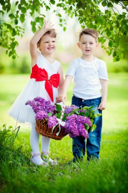 küçük kız ve erkek