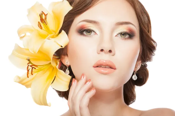 Mujer con flores — Foto de Stock