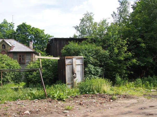 Garagens no pátio — Fotografia de Stock