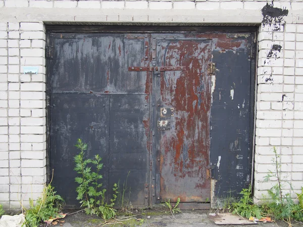 Portas de garagem — Fotografia de Stock