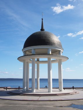 petrozavodsk, Rotunda. Onega Gölü deniz çıkabilir.