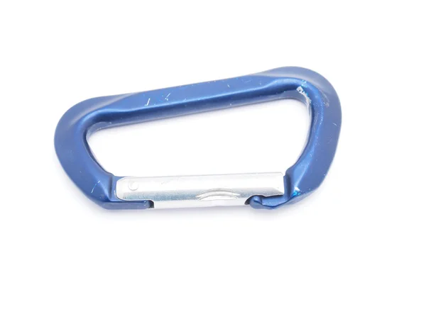 Beyaz zemin üzerine tırmanma carabiner — Stok fotoğraf