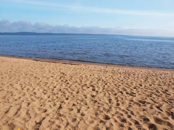 Homokos strand, tó — Stock Fotó