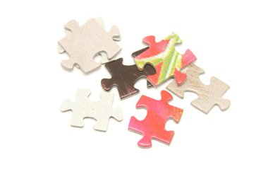 Beyaz bir arka plan üzerinde puzzle