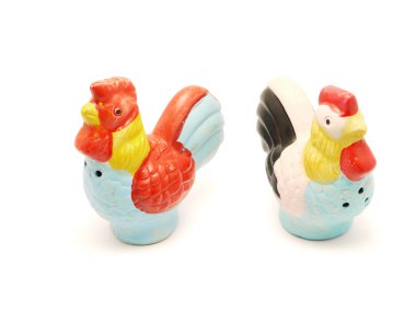 Beyaz bir arka plan üzerinde seramik şekil 