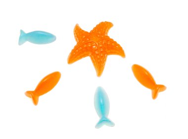 vieja llave de gas ajustable oxidado, aislada sobre fondo blanco