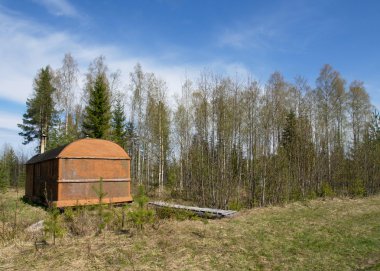 Orman evinde römork