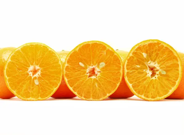 Mandarine isoliert auf weißem Hintergrund — Stockfoto