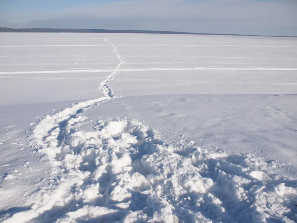 El camino al lago en invierno — Foto de Stock