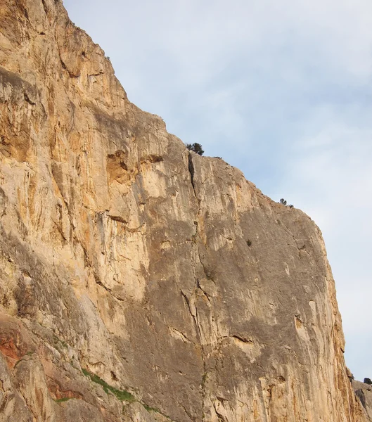 Roccia e cielo — Foto Stock