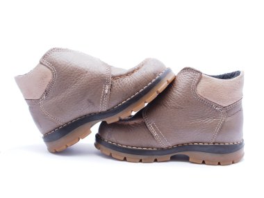 Beyaz arka planda çocuk ayakkabıları