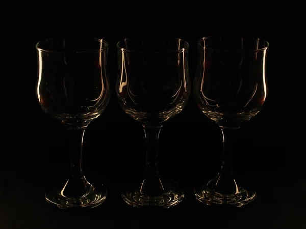 Glas vor dunklem Hintergrund — Stockfoto