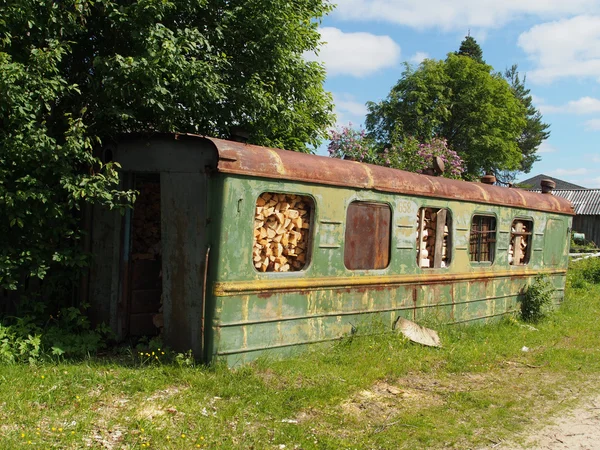 Railway wagon with wood — Stock Photo, Image