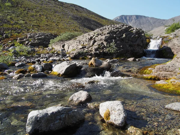 Гірська річка — стокове фото