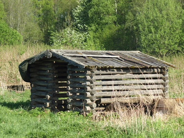 La vieille maison pour le bois de chauffage — Photo