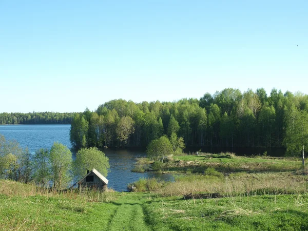 La maison en bois détruite — Photo