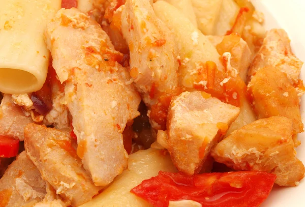 Rigatoni pasta with chicken — Stock Photo, Image