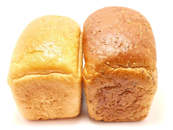 Brot auf weißem Hintergrund — Stockfoto