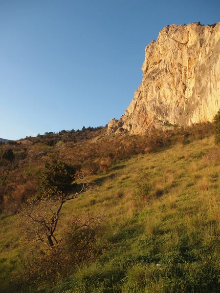 Montagnes au coucher du soleil — Photo