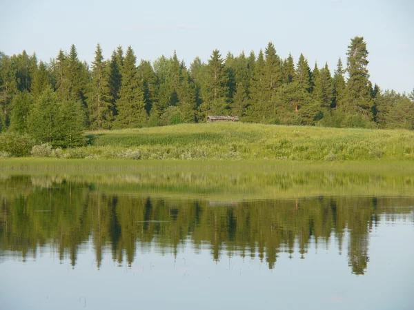 Hermoso lago en el norte de Karelia, Rusia —  Fotos de Stock