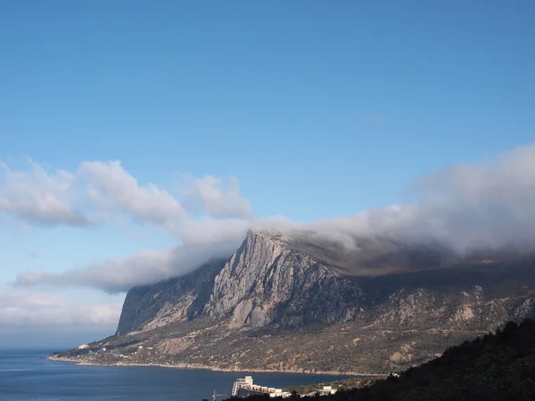 Montagne di Crimea, Mar Nero e nubi — Foto Stock