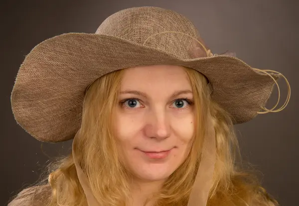 La chica del sombrero — Foto de Stock