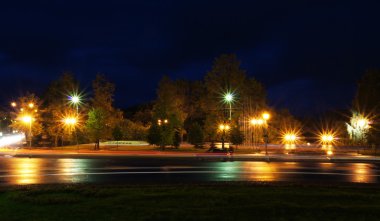 Gece şehir parkı
