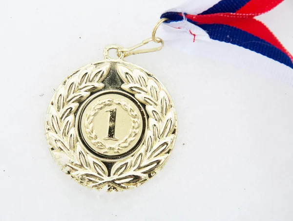 Medal na śniegu — Zdjęcie stockowe