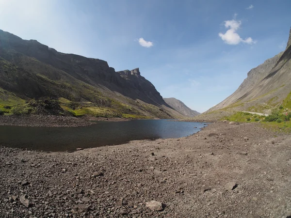 Lake in the mountains — Stock Photo, Image