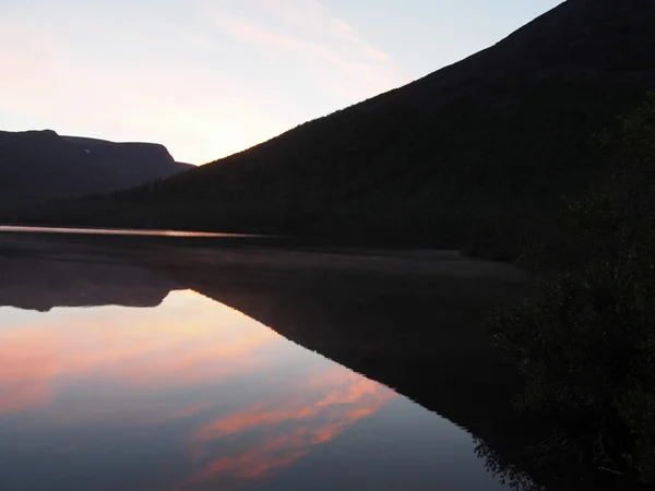 Sjö i fjällen — Stockfoto