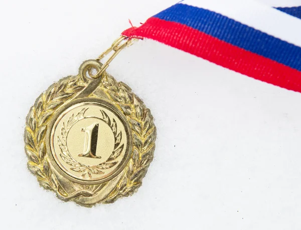 Medal na śniegu — Zdjęcie stockowe