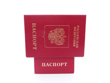 beyaz zemin üzerinde pasaportu