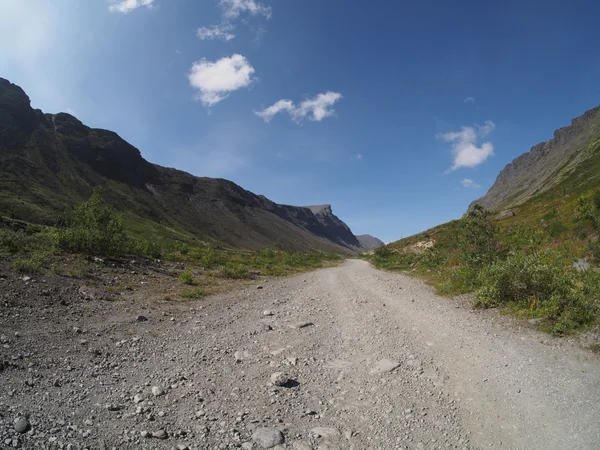 Väg i bergen — Stockfoto