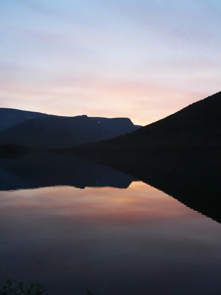 Lake in the mountains — Stock Photo, Image