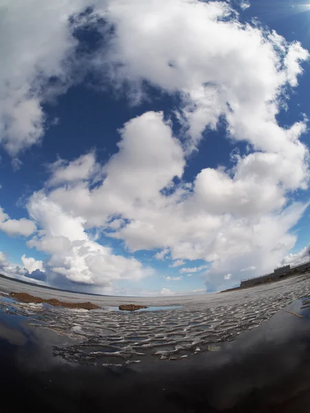 Paseo marítimo junto al lago — Foto de Stock