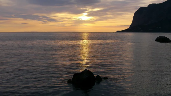 Pôr-do-sol no mar negro — Fotografia de Stock