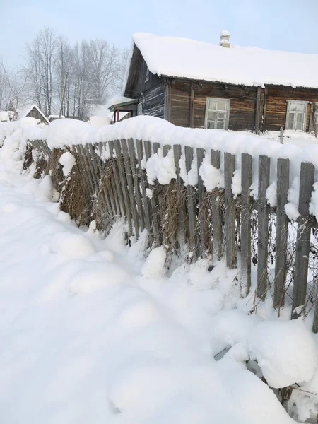 Invierno en aldea rusa —  Fotos de Stock