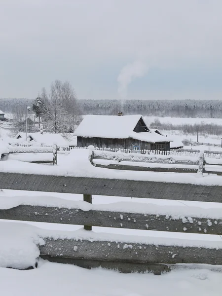 Winter in russischem Dorf — Stockfoto