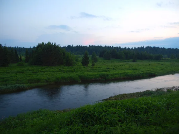 Puesta de sol en el río en los Urales —  Fotos de Stock