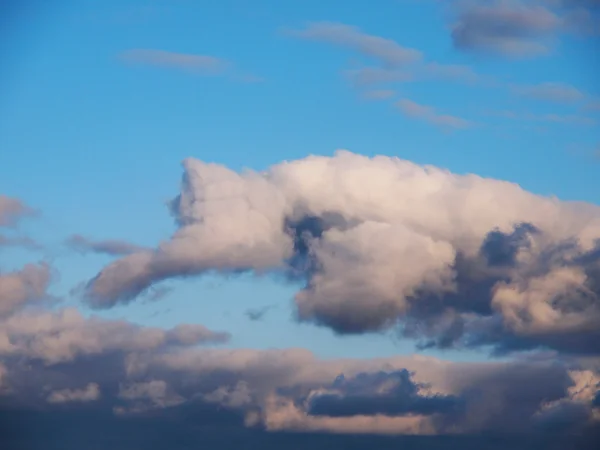 Piękne chmury na niebie — Zdjęcie stockowe