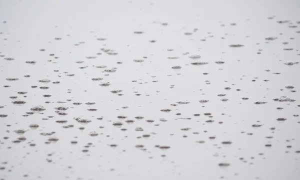 Bubbles on water — Stock Photo, Image