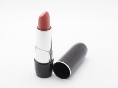 beyaz arkaplanda ruj izi