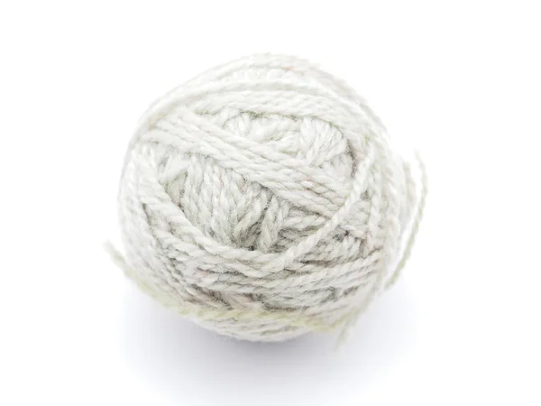 Groviglio con fili di lana su sfondo bianco — Foto Stock