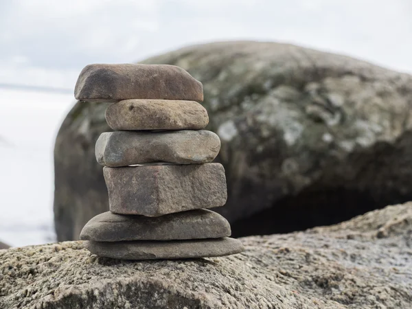 Rocks on the shore of Lake — Stock Photo, Image