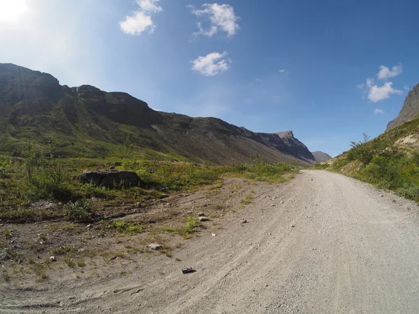 Road in the mountains — Stock Photo, Image