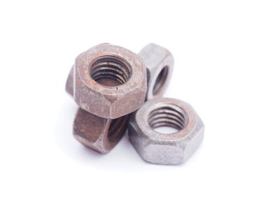 Beyaz arkaplanda fındıklar