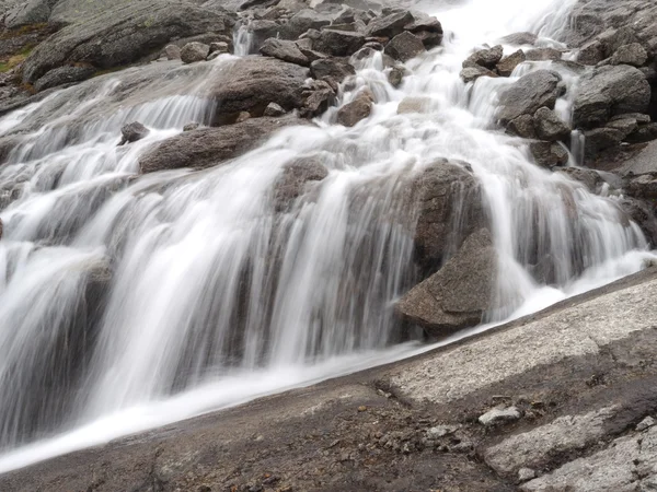 Rio das montanhas — Fotografia de Stock