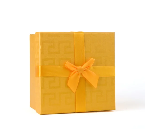 Boîte cadeau jaune — Photo