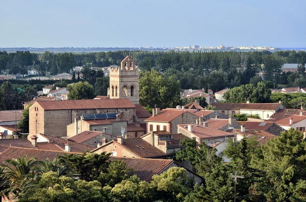 Kościół w miejscowości saint-cyprien we Francji — Zdjęcie stockowe