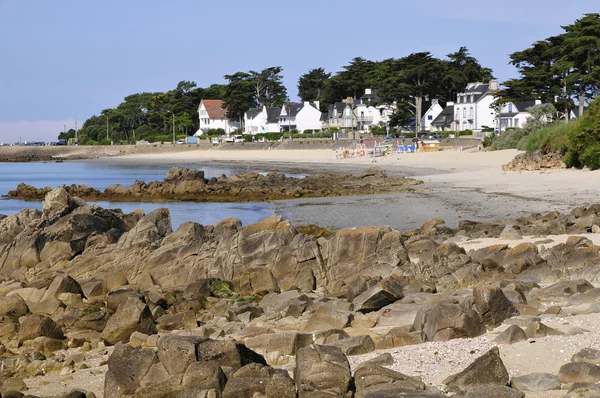 Rocha e praia de Carnac na França — Fotografia de Stock